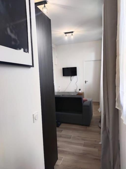 Ferienwohnung 2 Piece Avec Terrasse Ensoleille Suresnes Exterior foto
