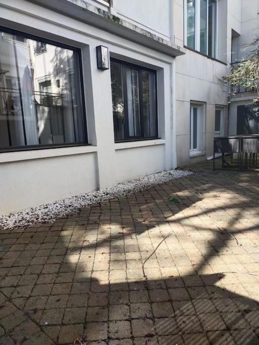Ferienwohnung 2 Piece Avec Terrasse Ensoleille Suresnes Exterior foto