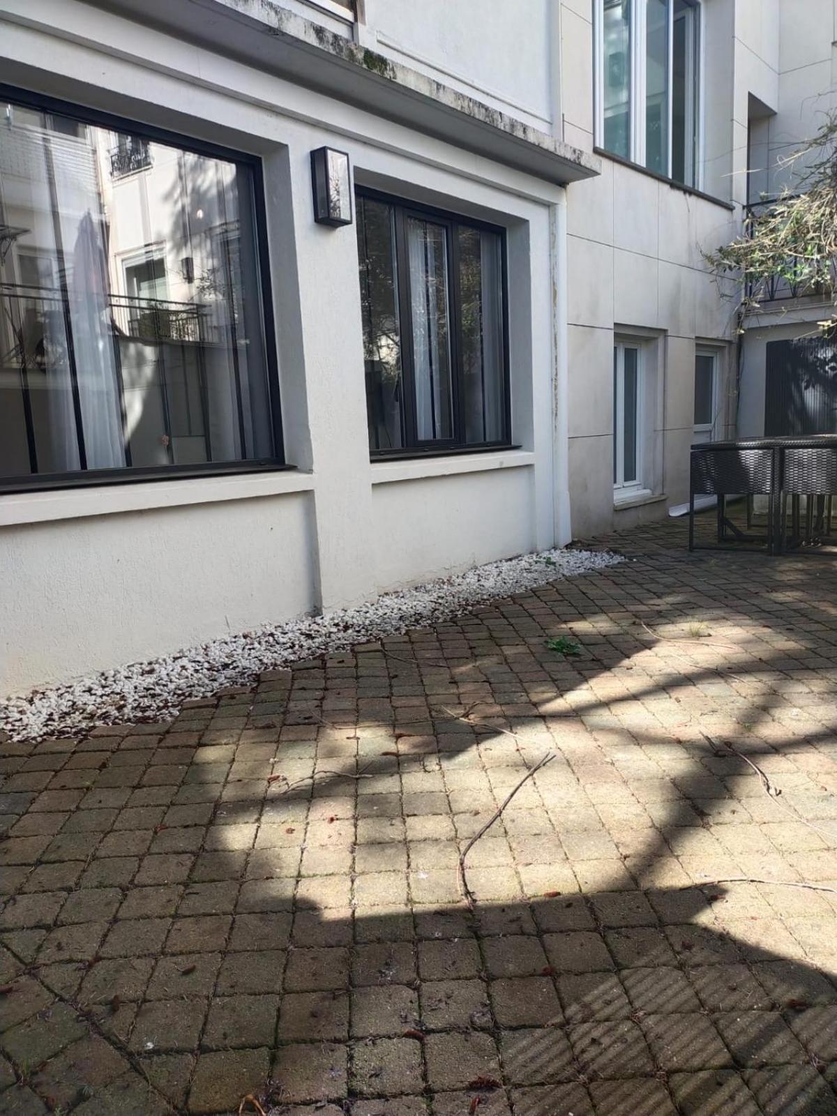 Ferienwohnung 2 Piece Avec Terrasse Ensoleille Suresnes Exterior foto